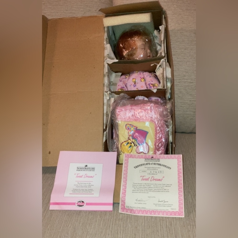 NEW “TWEET DREAMS" #76021 ASHTON-DRAKE ORIGINAL BOX & CERTIFICATE OF AUTH - Picture 3 of 17